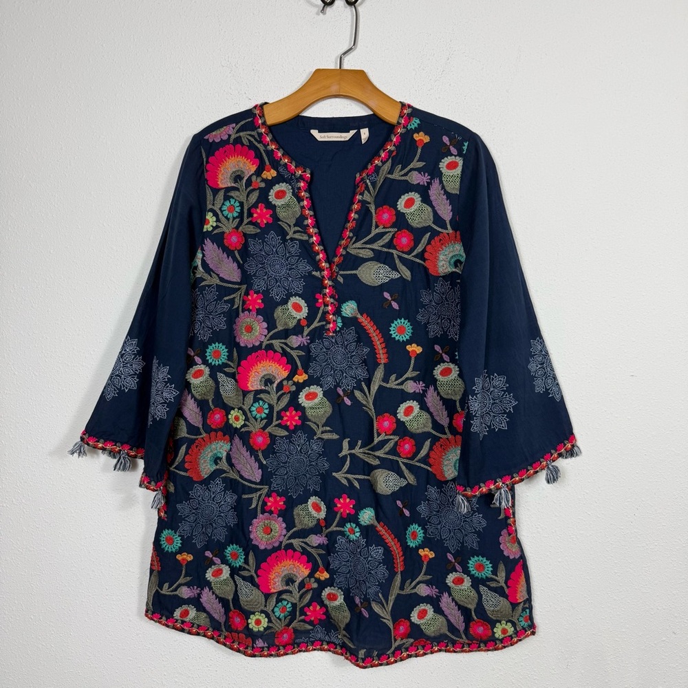 Soft Surroundings Embroidered Bohemian Paraiso Tunic Top Floral Navy Sz Small - Picture 2 of 8